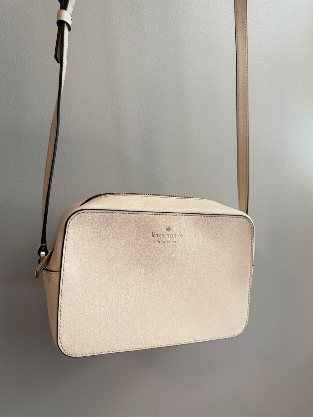 kate spade cream leather crossbody with contrast edge